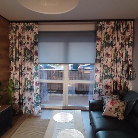 Lux Apartament Odkryj - Bieszczady Ustrzyki Dolne Bagian luar foto
